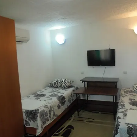 Flora Apartment *